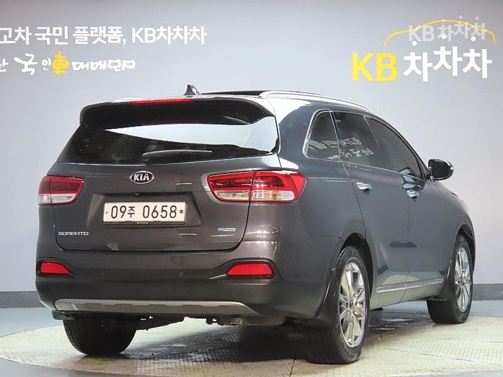 Киа The New (фейслифт) Sorento2.0 Дизел 2WD Noblesse - 2