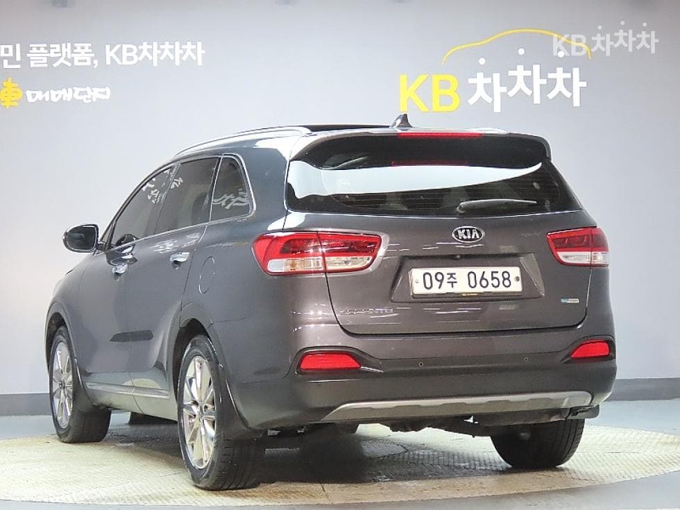 Киа The New (фейслифт) Sorento2.0 Дизел 2WD Noblesse - 4