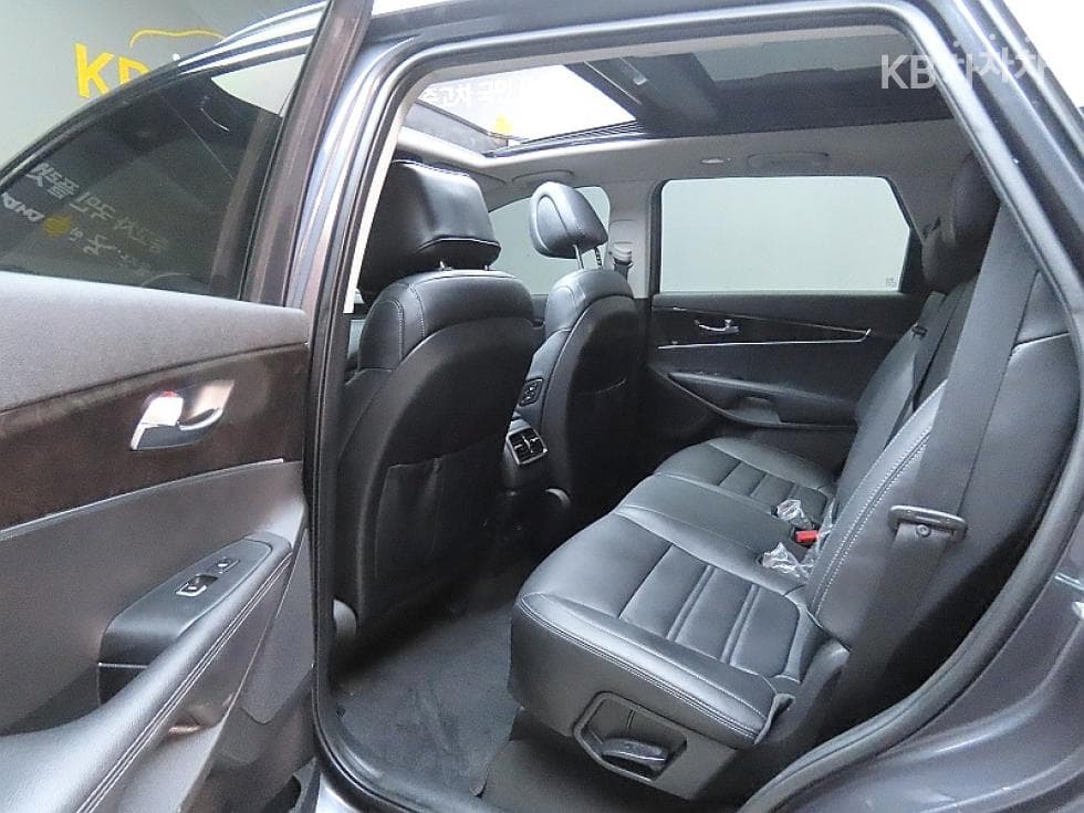 Киа The New (фейслифт) Sorento2.0 Дизел 2WD Noblesse - 11