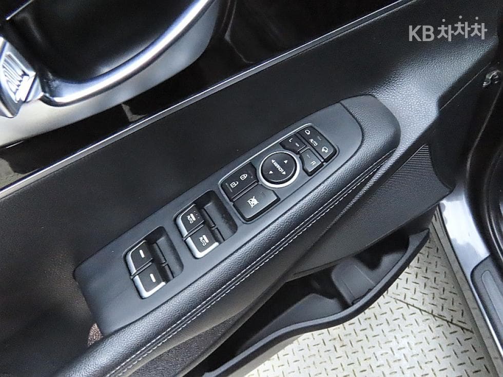 Киа The New (фейслифт) Sorento2.0 Дизел 2WD Noblesse - 13