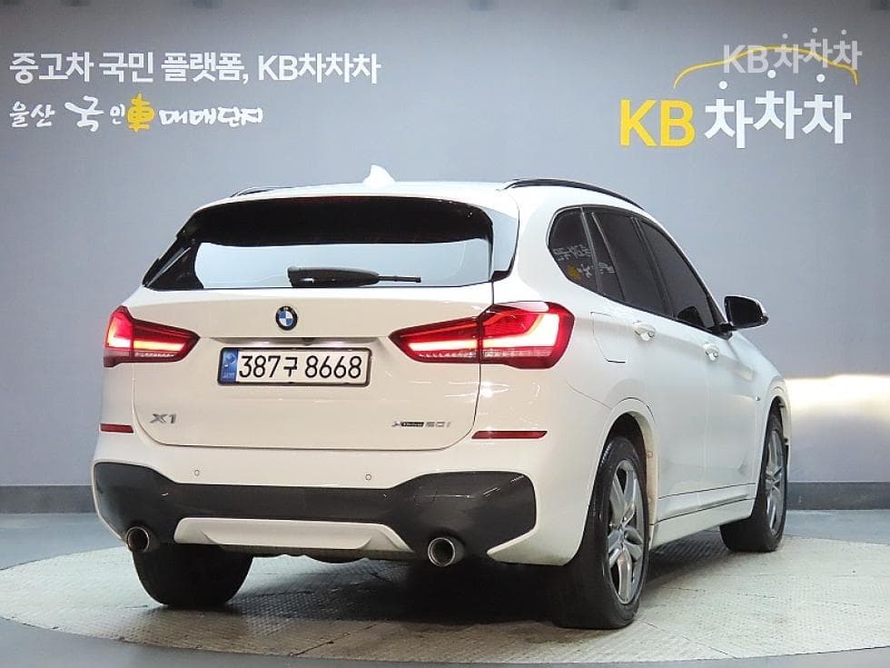 BMW X1 (F48)xDrive 20i M Sport Package - 2