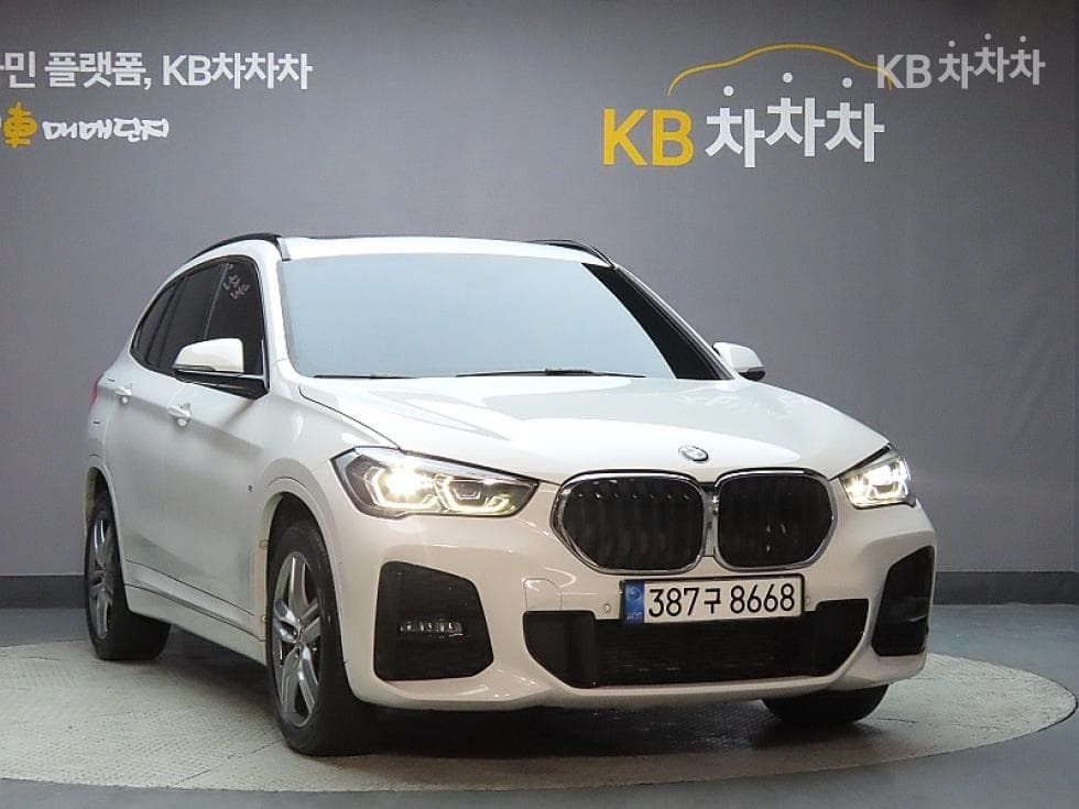 BMW X1 (F48)xDrive 20i M Sport Package - 3