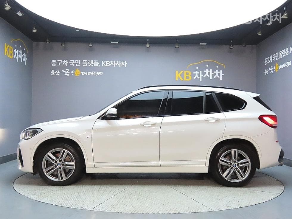 BMW X1 (F48)xDrive 20i M Sport Package - 5