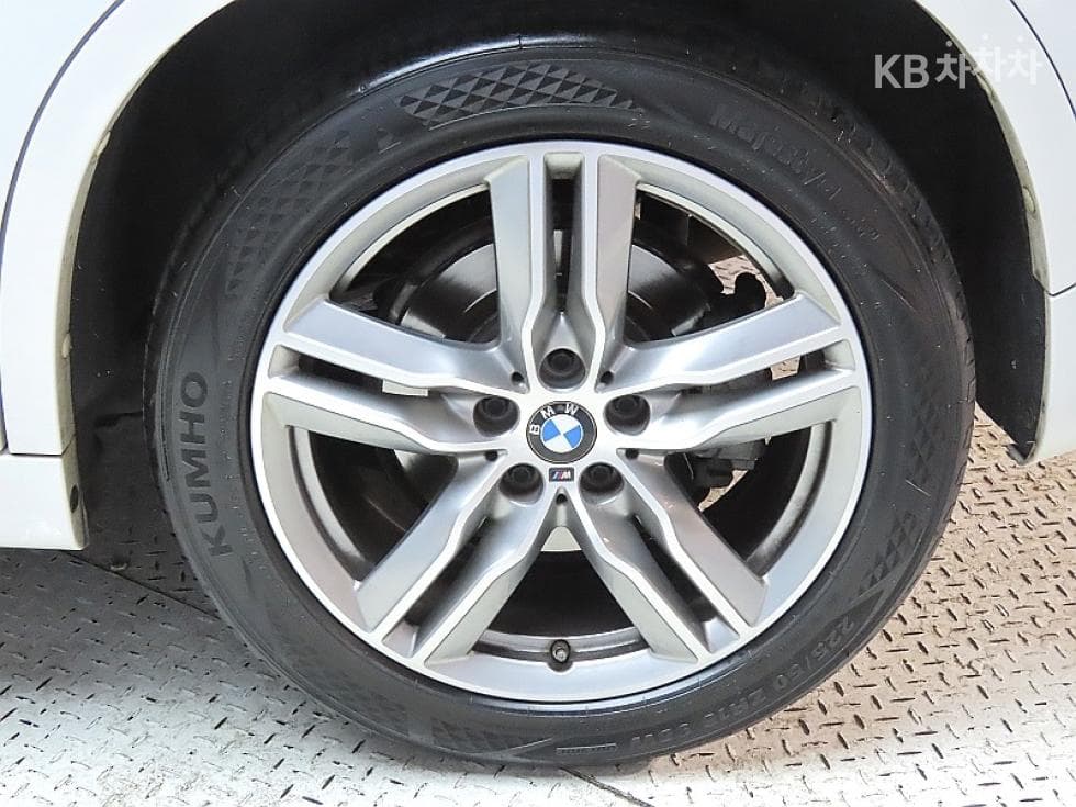 BMW X1 (F48)xDrive 20i M Sport Package - 20