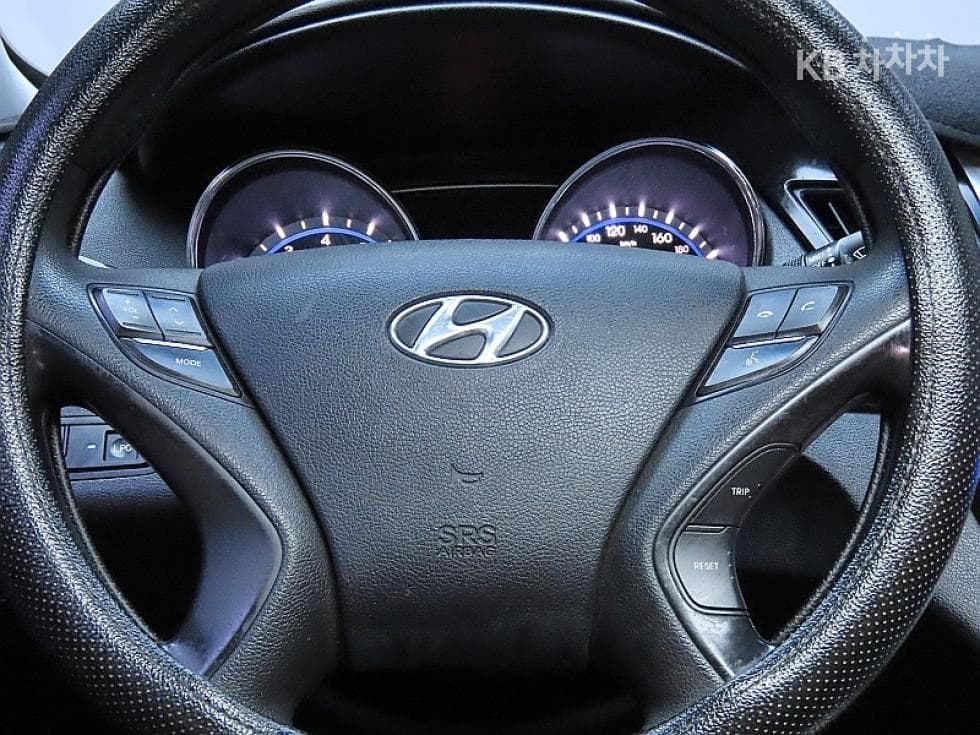 Hyundai YFSonataLPi Premiere - 18