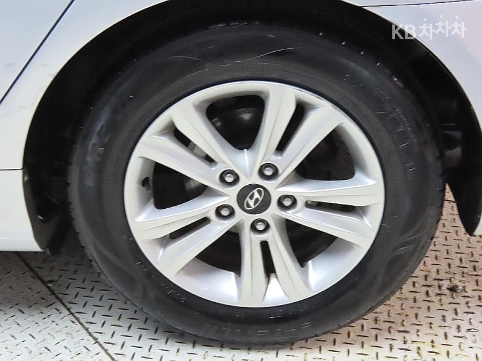 Hyundai YFSonataLPi Premiere - 20