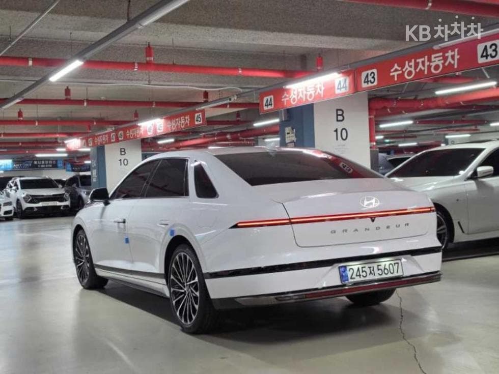 Hyundai The All New Grandeur (Azera)3.5 Gasoline 2WD Calligraphy - 4