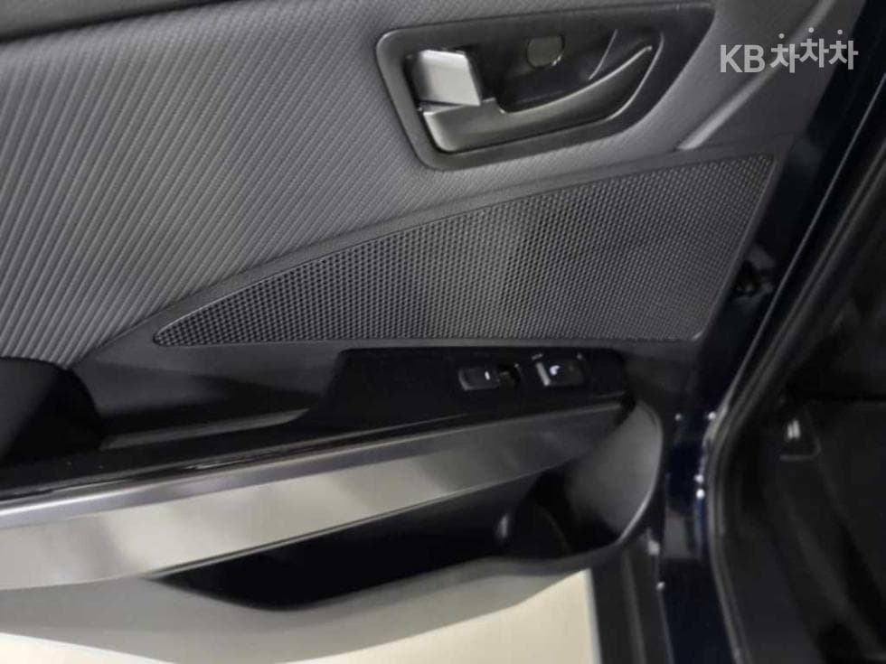 KG Mobility The New (facelift) Tivoli1.5 Turbo Gasoline Direct Injection V7 - 8
