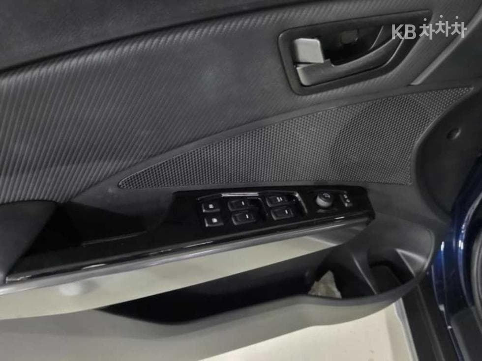 KG Mobility The New (facelift) Tivoli1.5 Turbo Gasoline Direct Injection V7 - 10