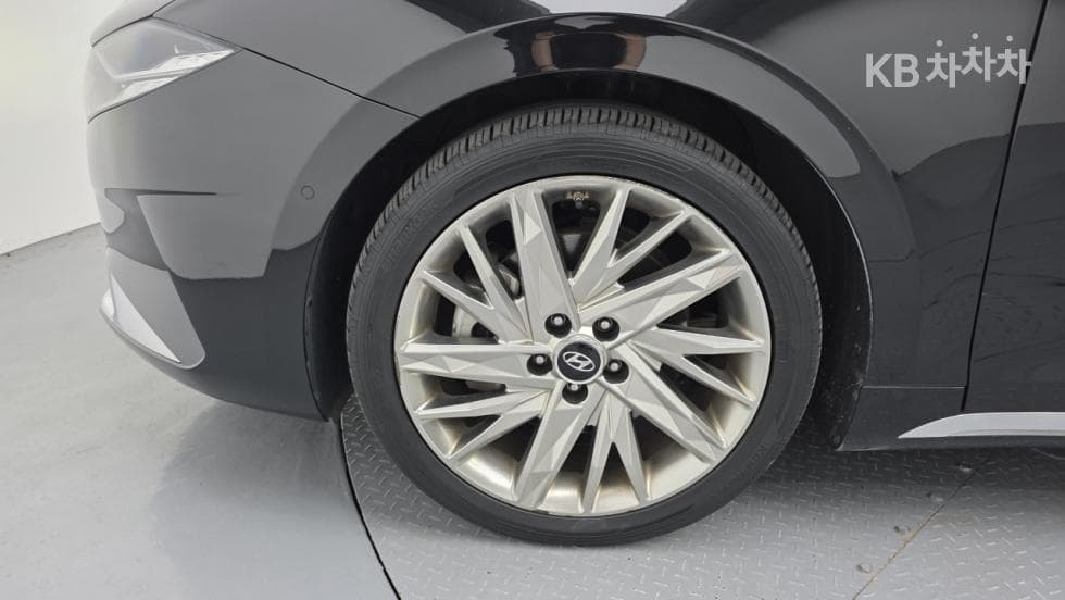Hyundai The New (facelift) Grandeur (Azera)3.3 Calligraphy - 5