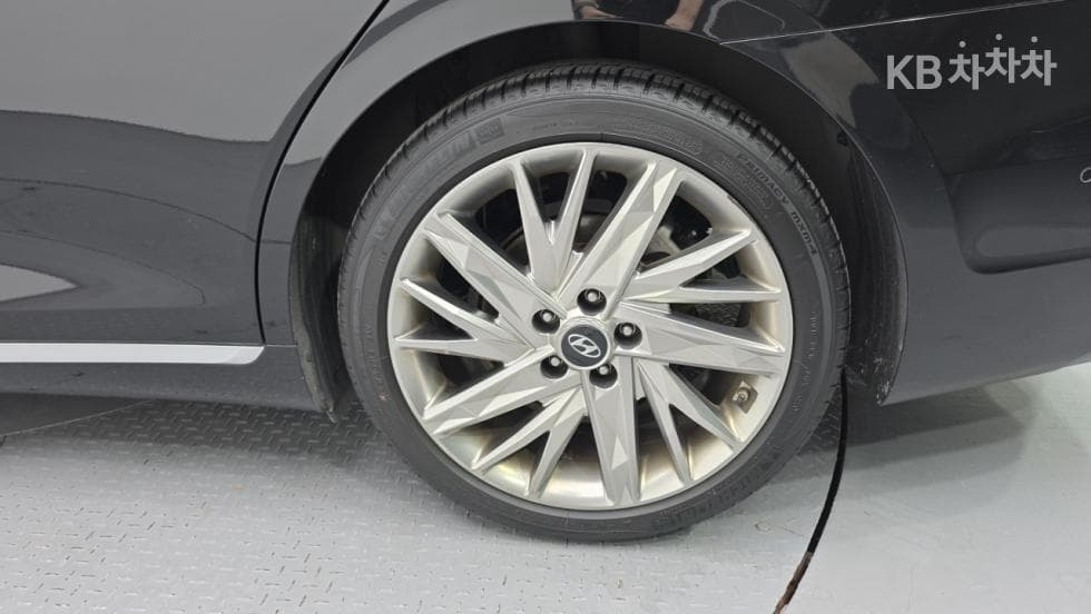 Hyundai The New (facelift) Grandeur (Azera)3.3 Calligraphy - 6