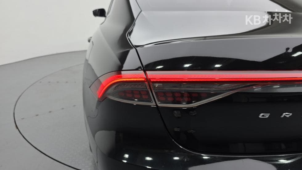 Hyundai The New (facelift) Grandeur (Azera)3.3 Calligraphy - 7