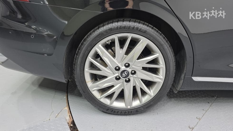 Hyundai The New (facelift) Grandeur (Azera)3.3 Calligraphy - 9