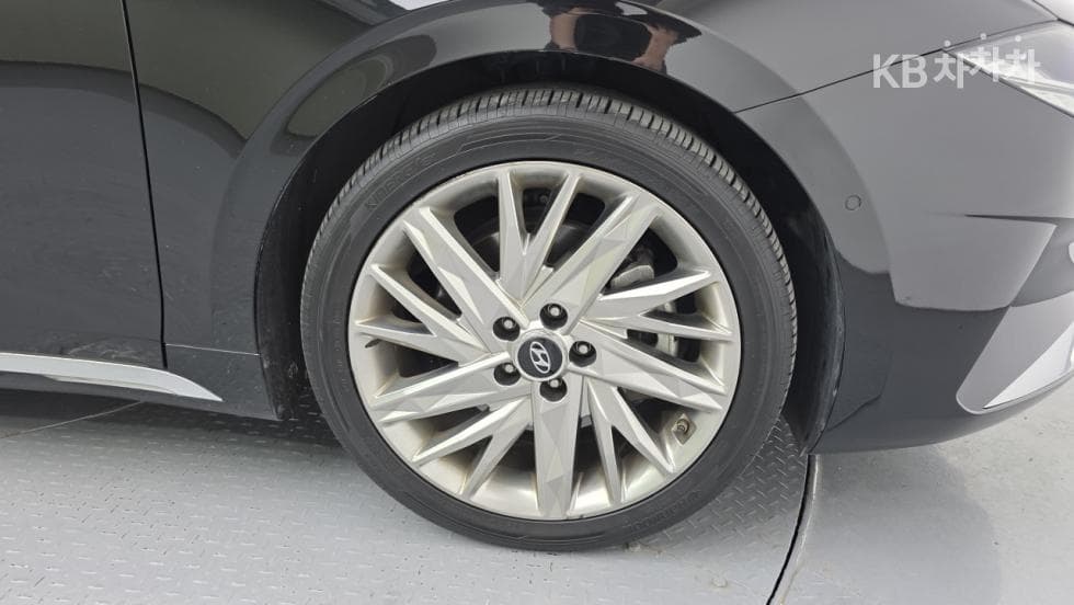 Hyundai The New (facelift) Grandeur (Azera)3.3 Calligraphy - 10