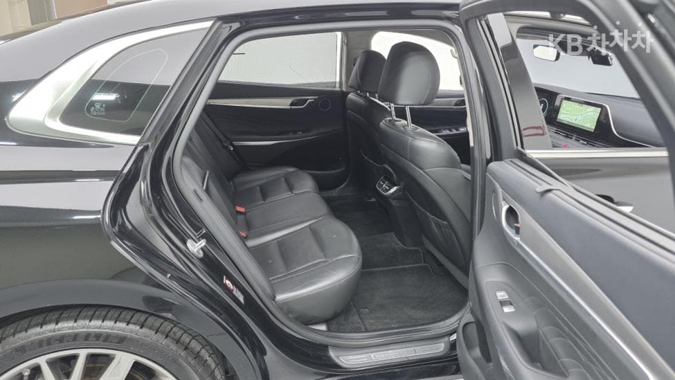 Hyundai The New (facelift) Grandeur (Azera)3.3 Calligraphy - 12