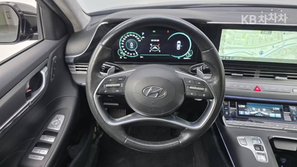 Hyundai The New (facelift) Grandeur (Azera)3.3 Calligraphy - 16