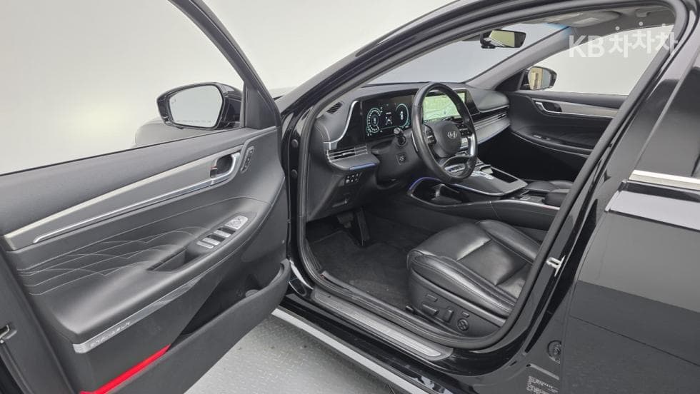 Hyundai The New (facelift) Grandeur (Azera)3.3 Calligraphy - 19