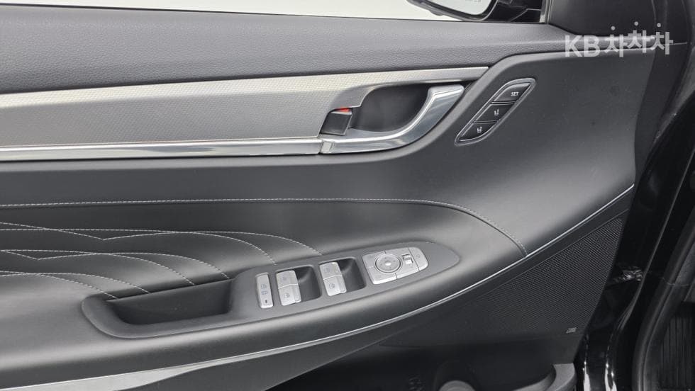Hyundai The New (facelift) Grandeur (Azera)3.3 Calligraphy - 20