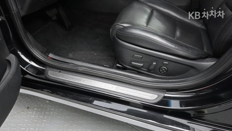 Hyundai The New (facelift) Grandeur (Azera)3.3 Calligraphy - 21