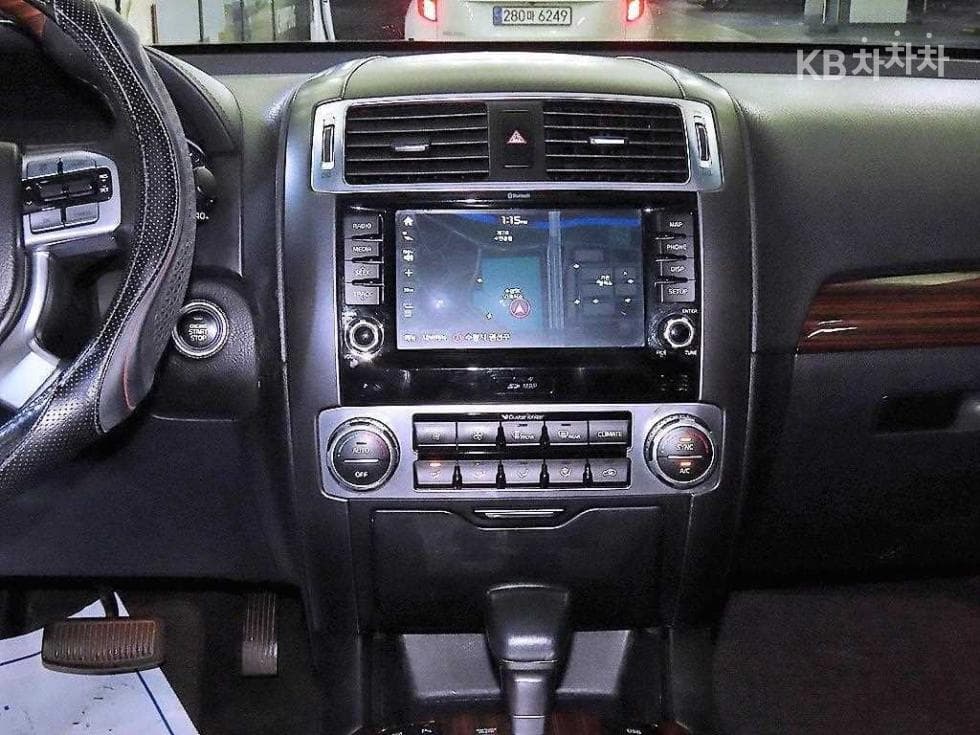 Kia The New (facelift) Mohave4WD VIP 5-seater - 11