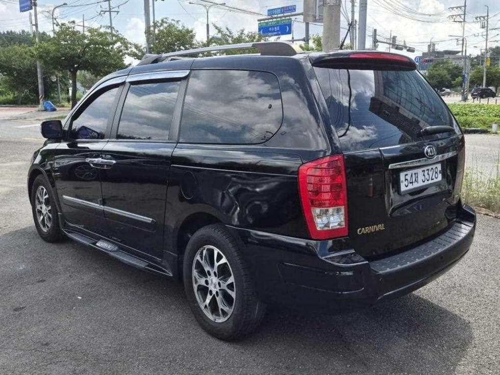 Kia Carnival RNewCarnival Limousine GLX Highest-end Type - 3