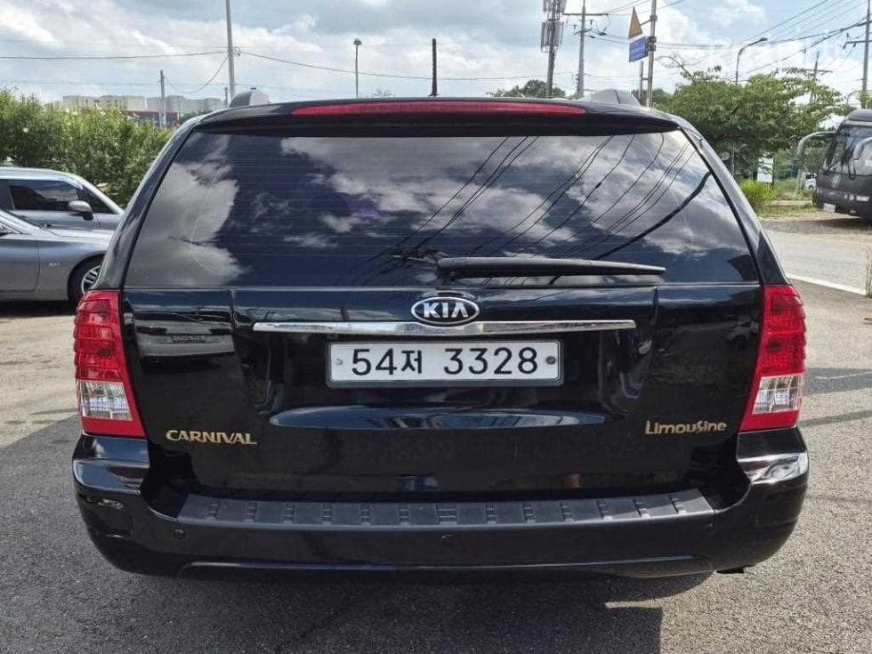 Kia Carnival RNewCarnival Limousine GLX Highest-end Type - 4