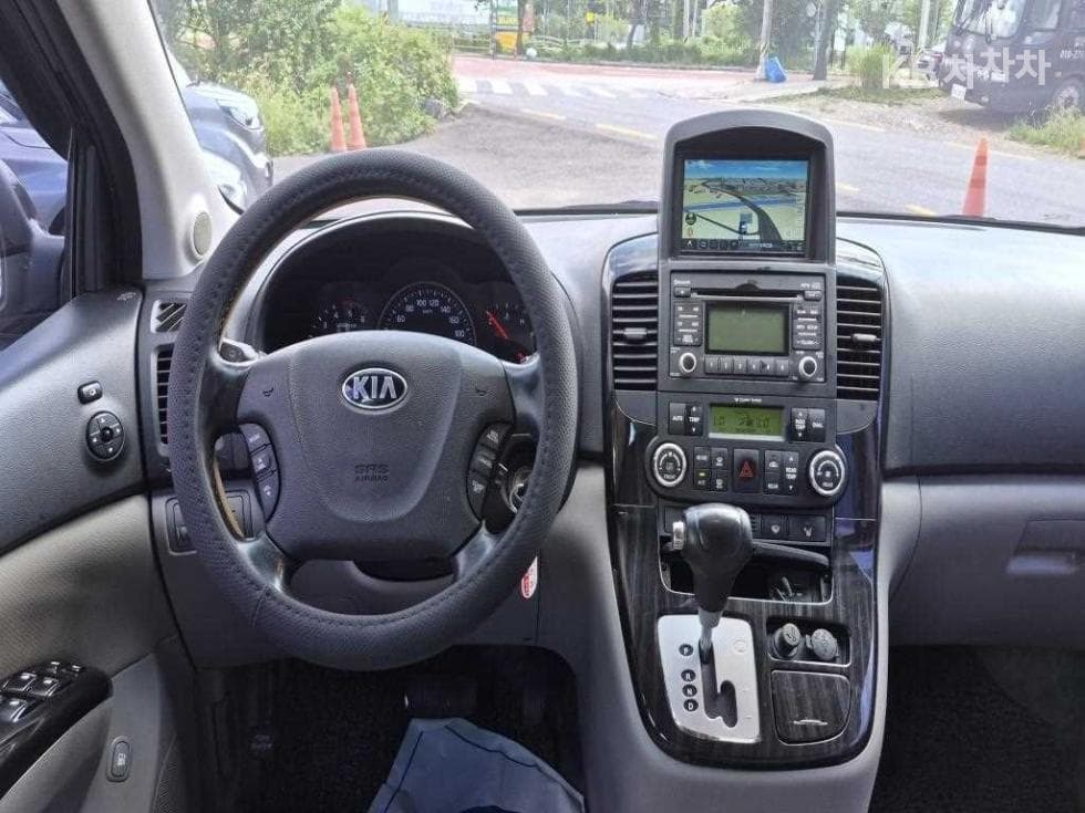 Kia Carnival RNewCarnival Limousine GLX Highest-end Type - 5