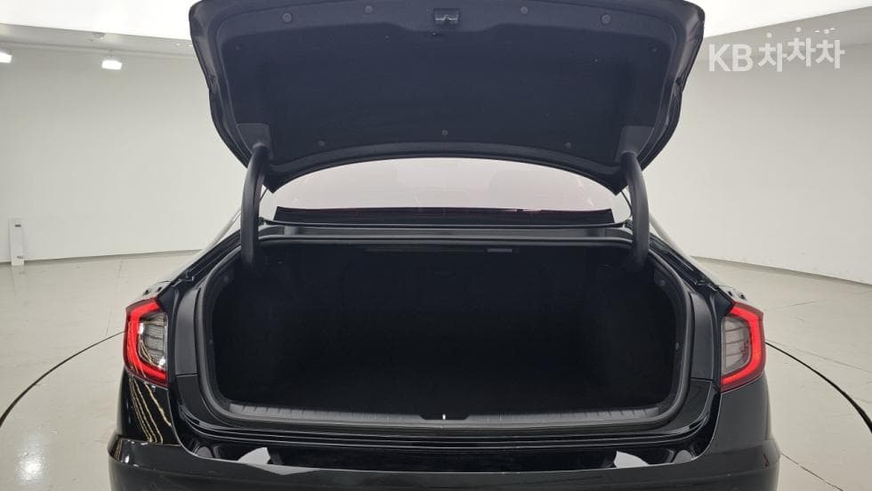 Hyundai Sonata Hybrid (DN8)2.0 Hybrid Premium - 18