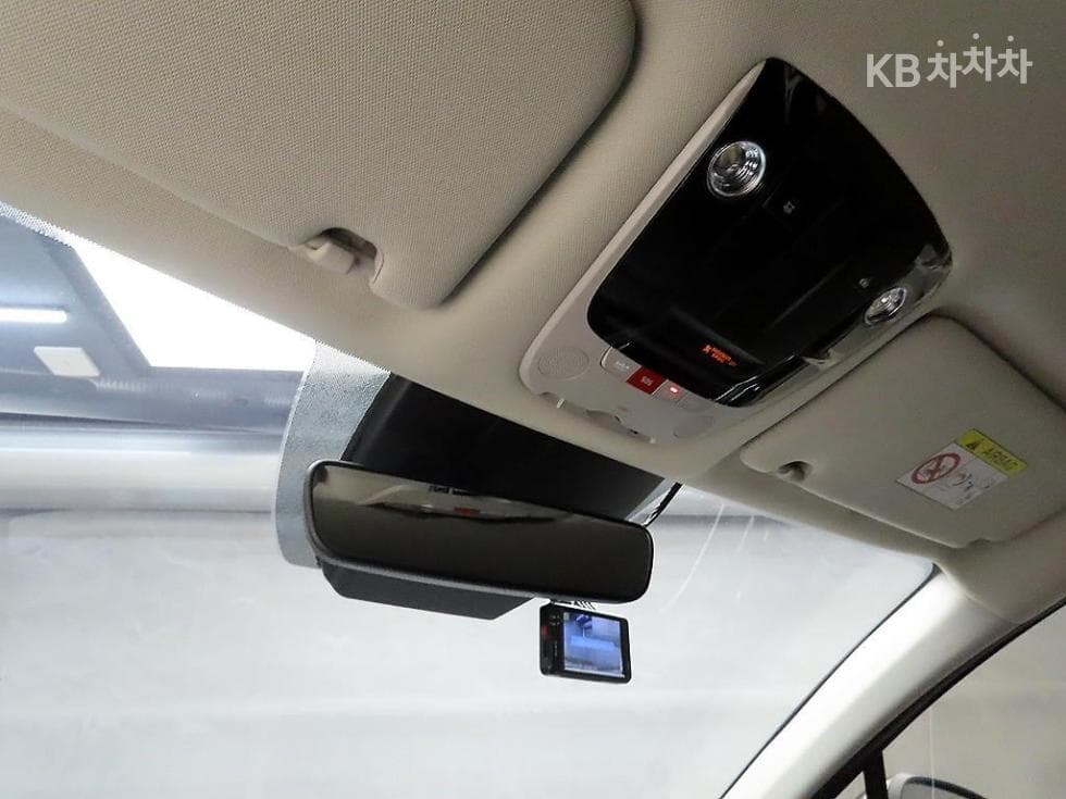 Kia K5 3rd Gen2.0 Gasoline Prestige - 17