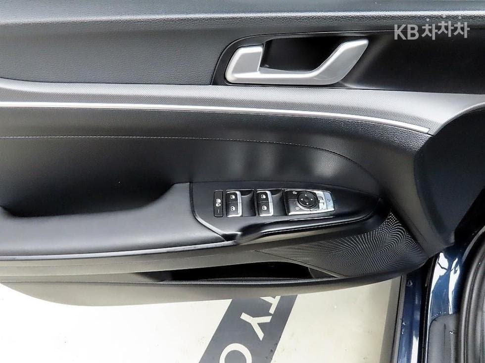 Kia K5 3rd Gen2.0 Gasoline Prestige - 11