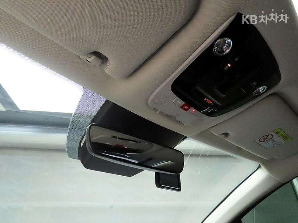Kia K5 3rd Gen2.0 Gasoline Prestige - 17