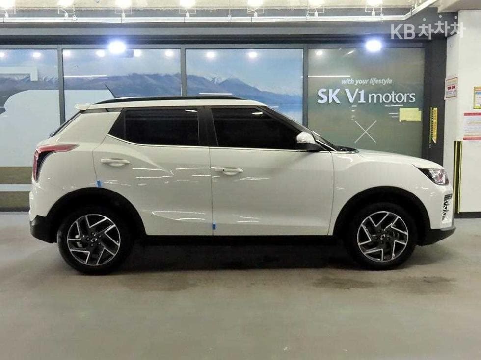 KG Mobility The New (facelift) Tivoli1.6 GDi V3 - 3