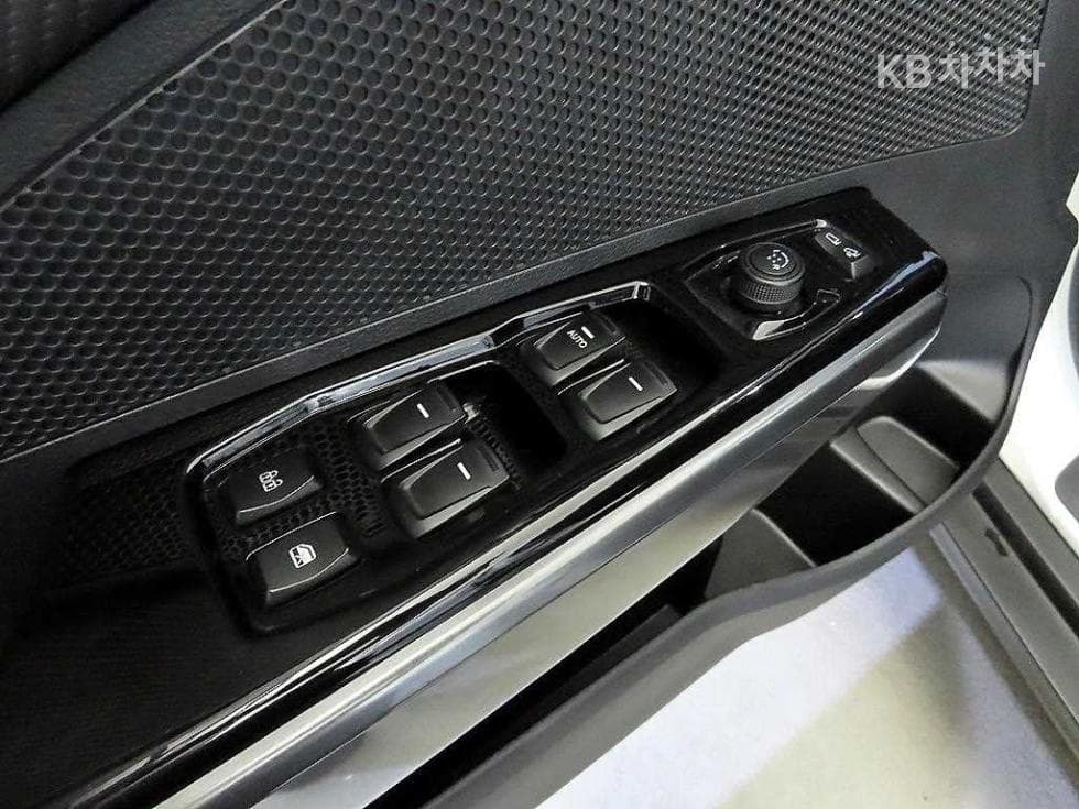 KG Mobility The New (facelift) Tivoli1.6 GDi V3 - 13