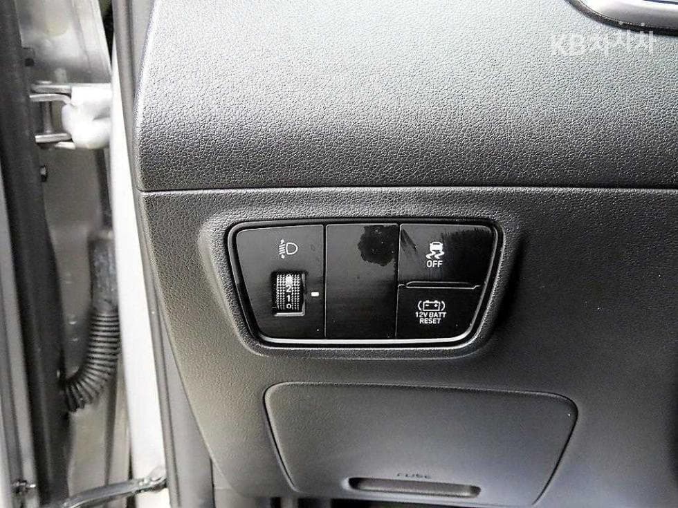 Hyundai The All New Tucson Hybrid(NX (Lexus SUV)4)1.6T HEV Modern - 12