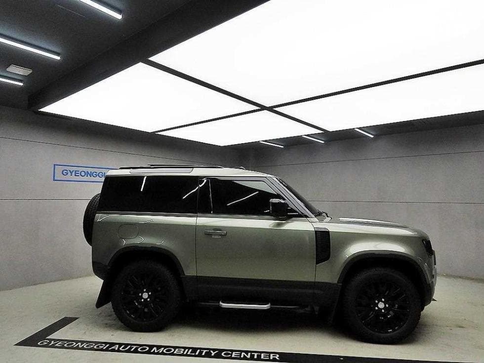 Land Rover 디펜더(L663)90 D250 SE - 2