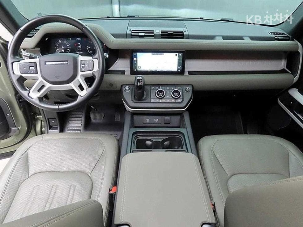 Land Rover 디펜더(L663)90 D250 SE - 7