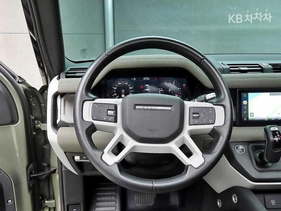 Land Rover 디펜더(L663)90 D250 SE - 9