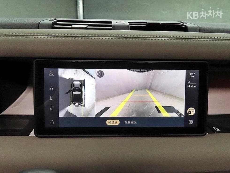 Land Rover 디펜더(L663)90 D250 SE - 15