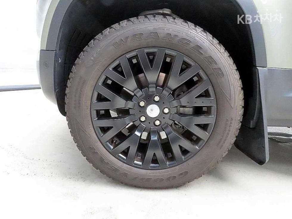 Land Rover 디펜더(L663)90 D250 SE - 20