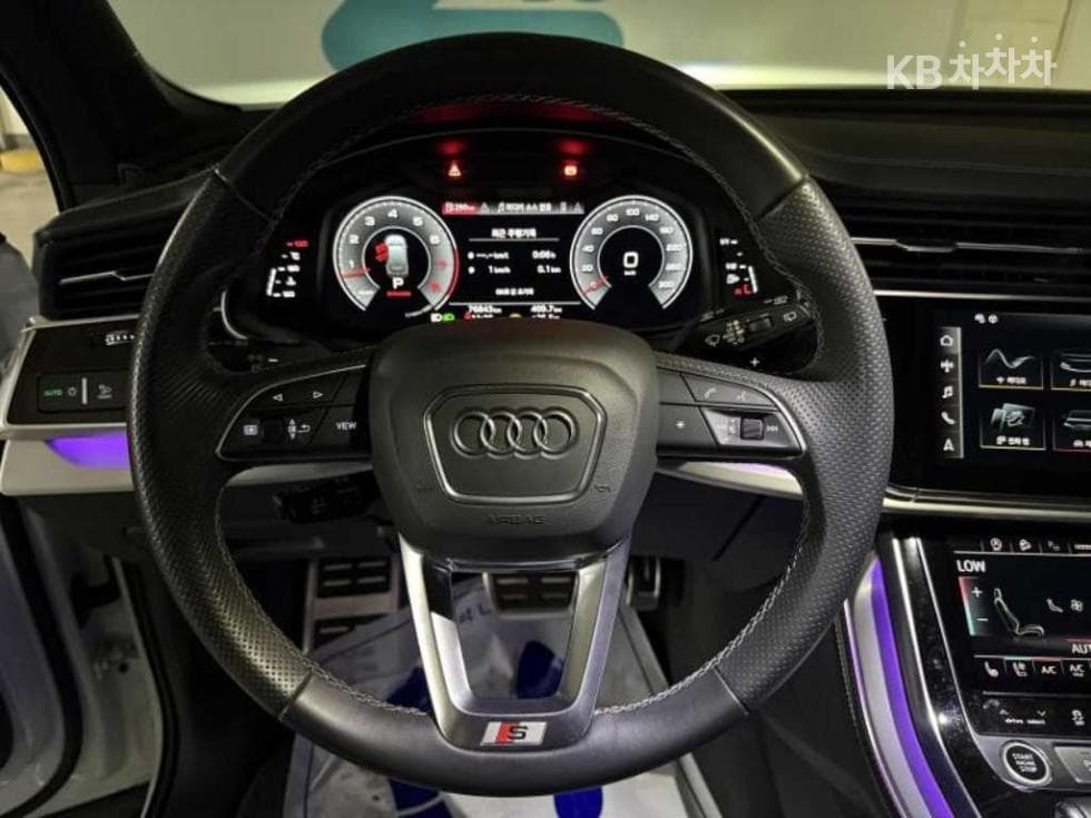 Audi New Q73.0 55 TFSI Quattro Premium - 10