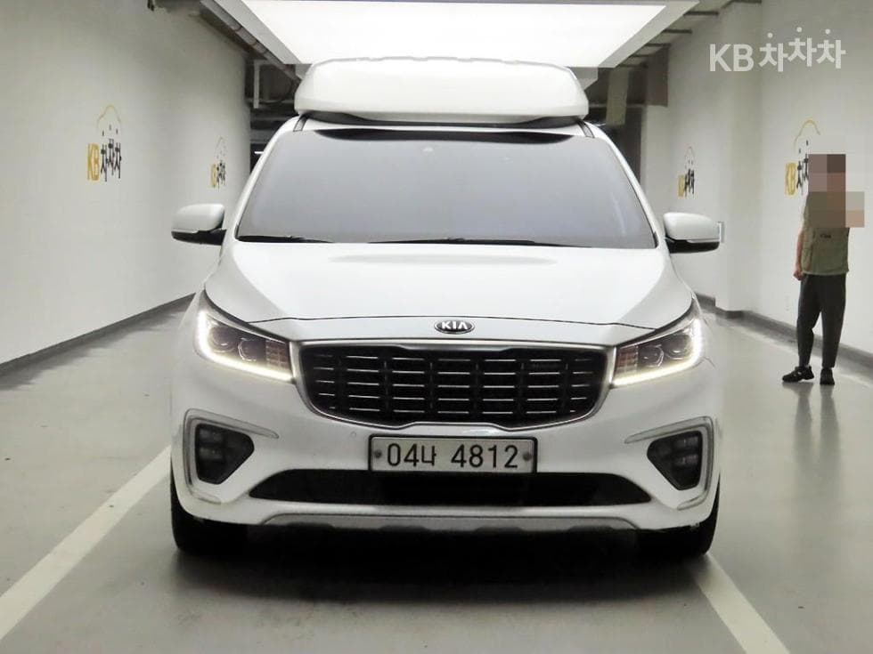 Kia The New (facelift) Carnival High Limousine (Carnival) 2.2 Diesel 9-seater Prestige - Image 1