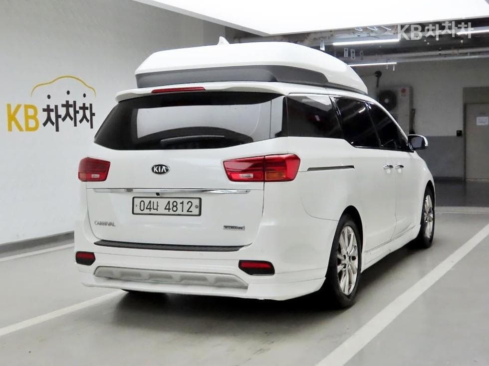 Kia The New (facelift) CarnivalHigh Limousine (Carnival) 2.2 Diesel 9-seater Prestige - 4