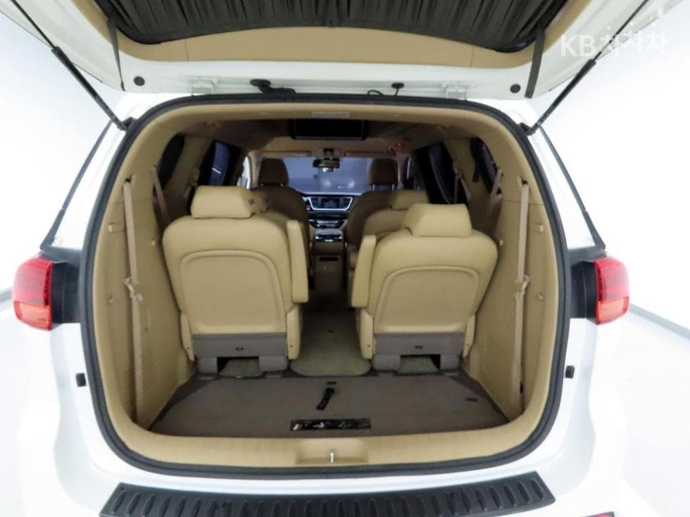 Kia The New (facelift) CarnivalHigh Limousine (Carnival) 2.2 Diesel 9-seater Prestige - 5