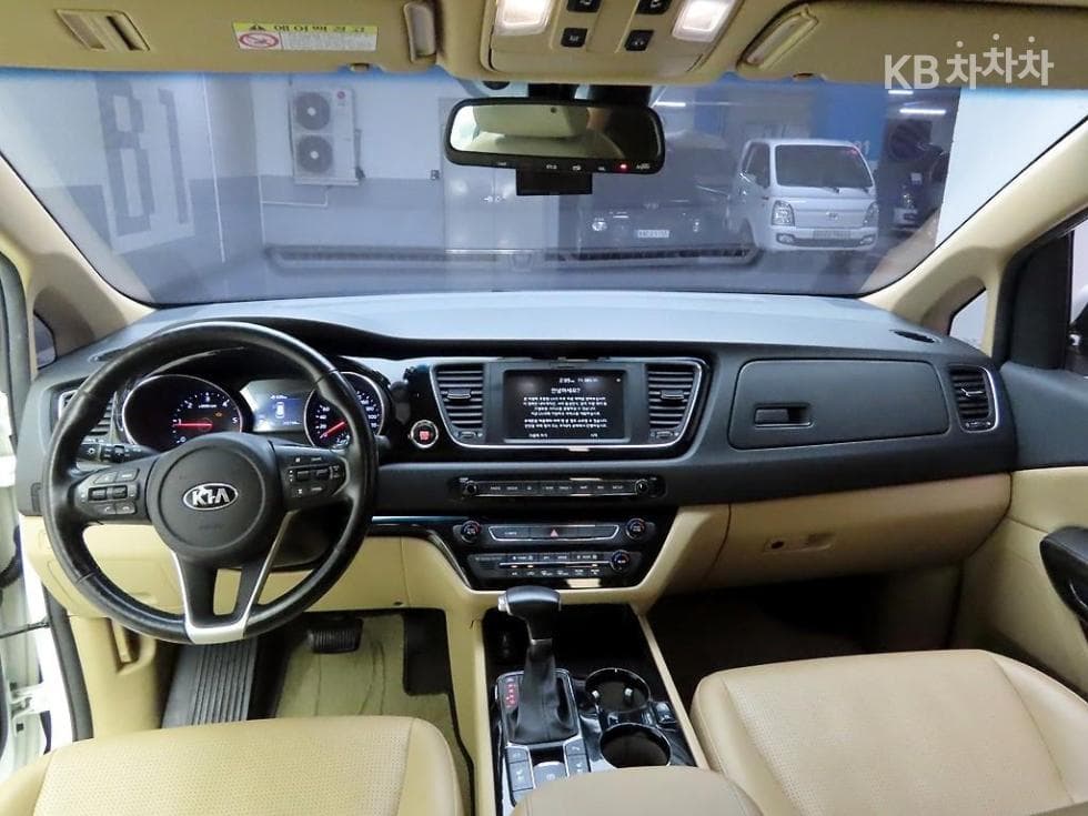 Kia The New (facelift) CarnivalHigh Limousine (Carnival) 2.2 Diesel 9-seater Prestige - 7