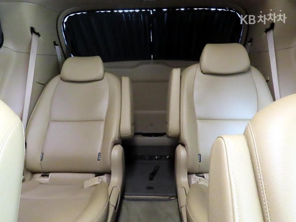 Kia The New (facelift) CarnivalHigh Limousine (Carnival) 2.2 Diesel 9-seater Prestige - 14