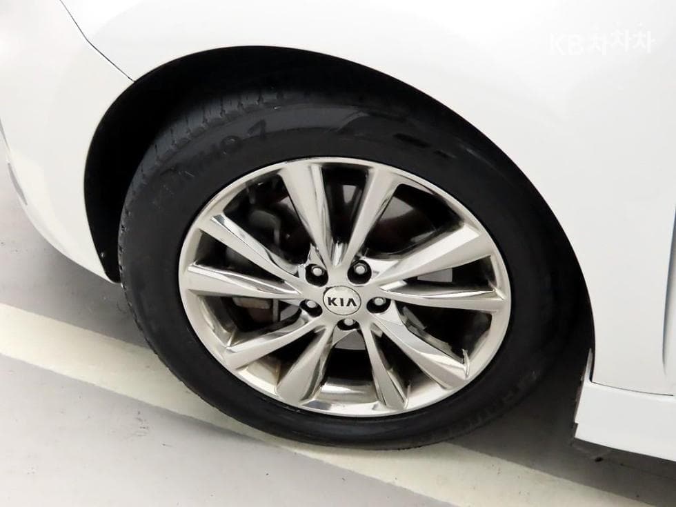 Kia The New (facelift) CarnivalHigh Limousine (Carnival) 2.2 Diesel 9-seater Prestige - 19