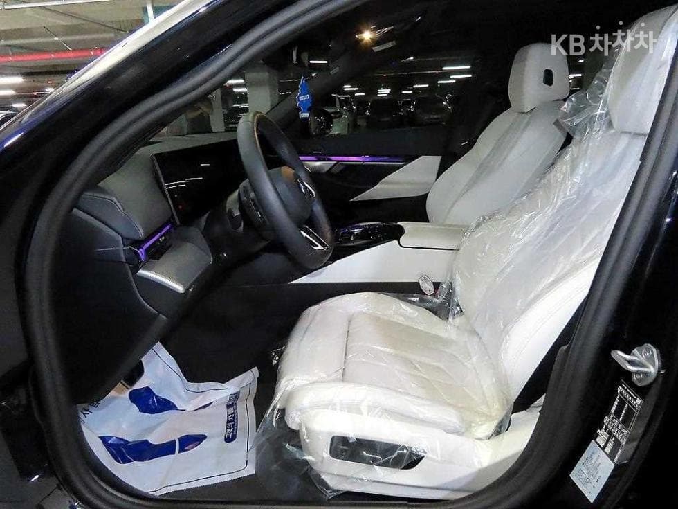 BMW New5 Series(G60)523d Standard - 6
