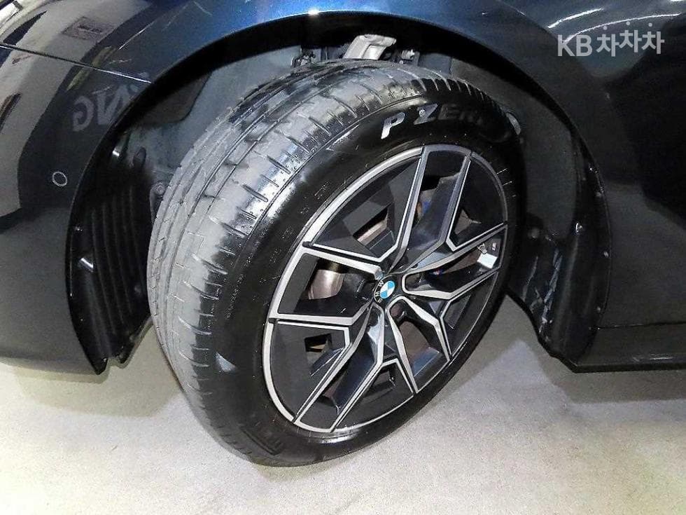 BMW New5 Series(G60)523d Standard - 20