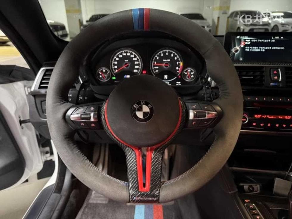 BMW M시리즈M4 Coupe F82 - 12