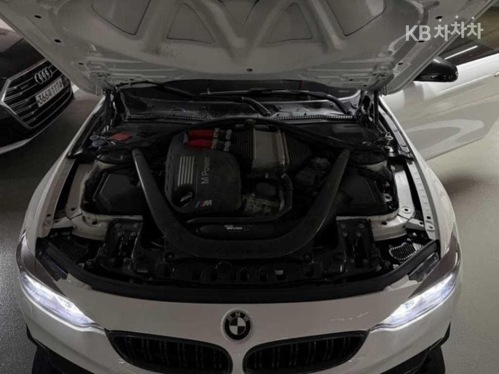 BMW M시리즈M4 Coupe F82 - 19